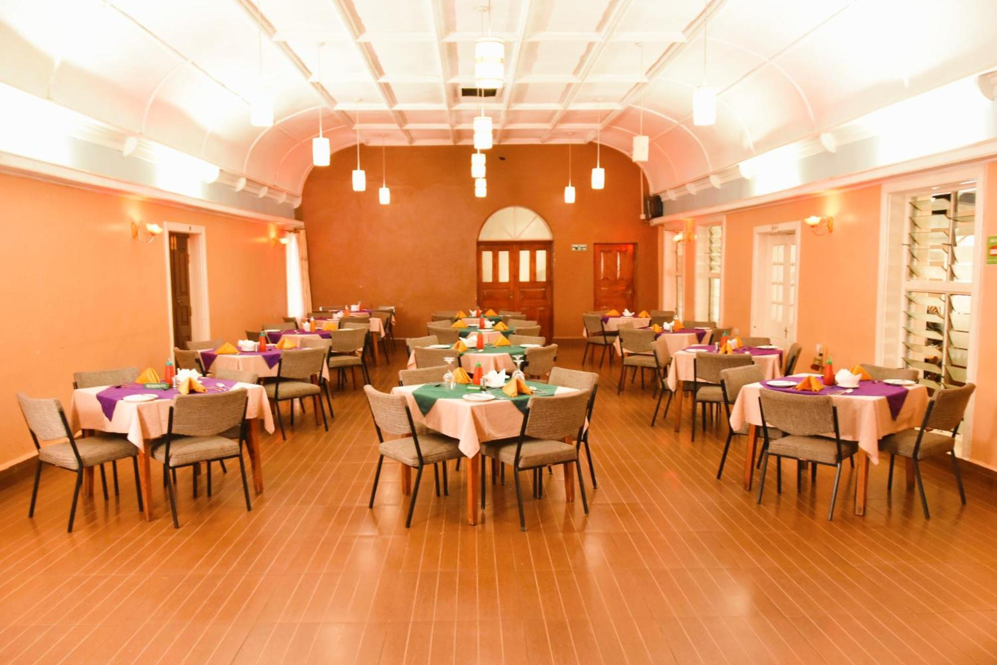 Wagon Wheel Hotel Eldoret Exterior foto